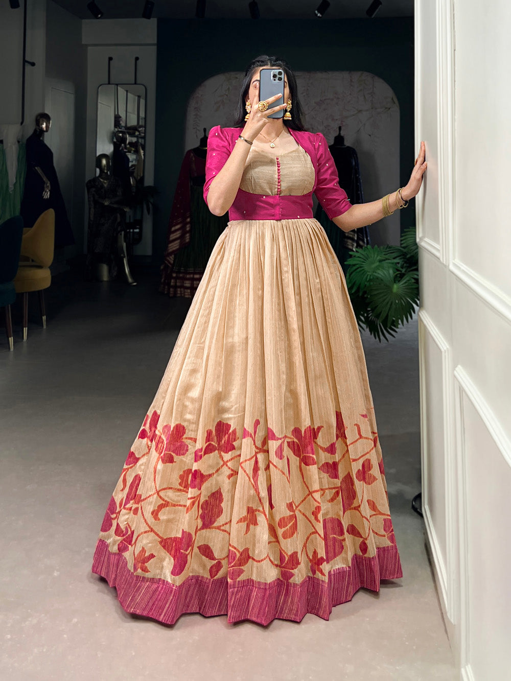 Pink Color Printed Green Silk Gown M Size / Pink Pink Color Printed Green Silk Gown M Size / Pink