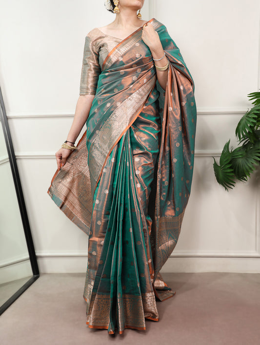 Traditional Wear Zari Weaving Kasavu Saree