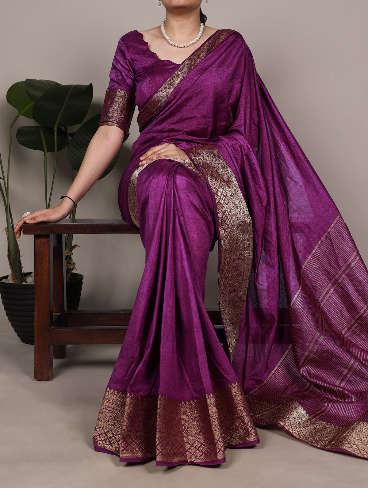 Temple Wear Naylon Dola Silk Saree